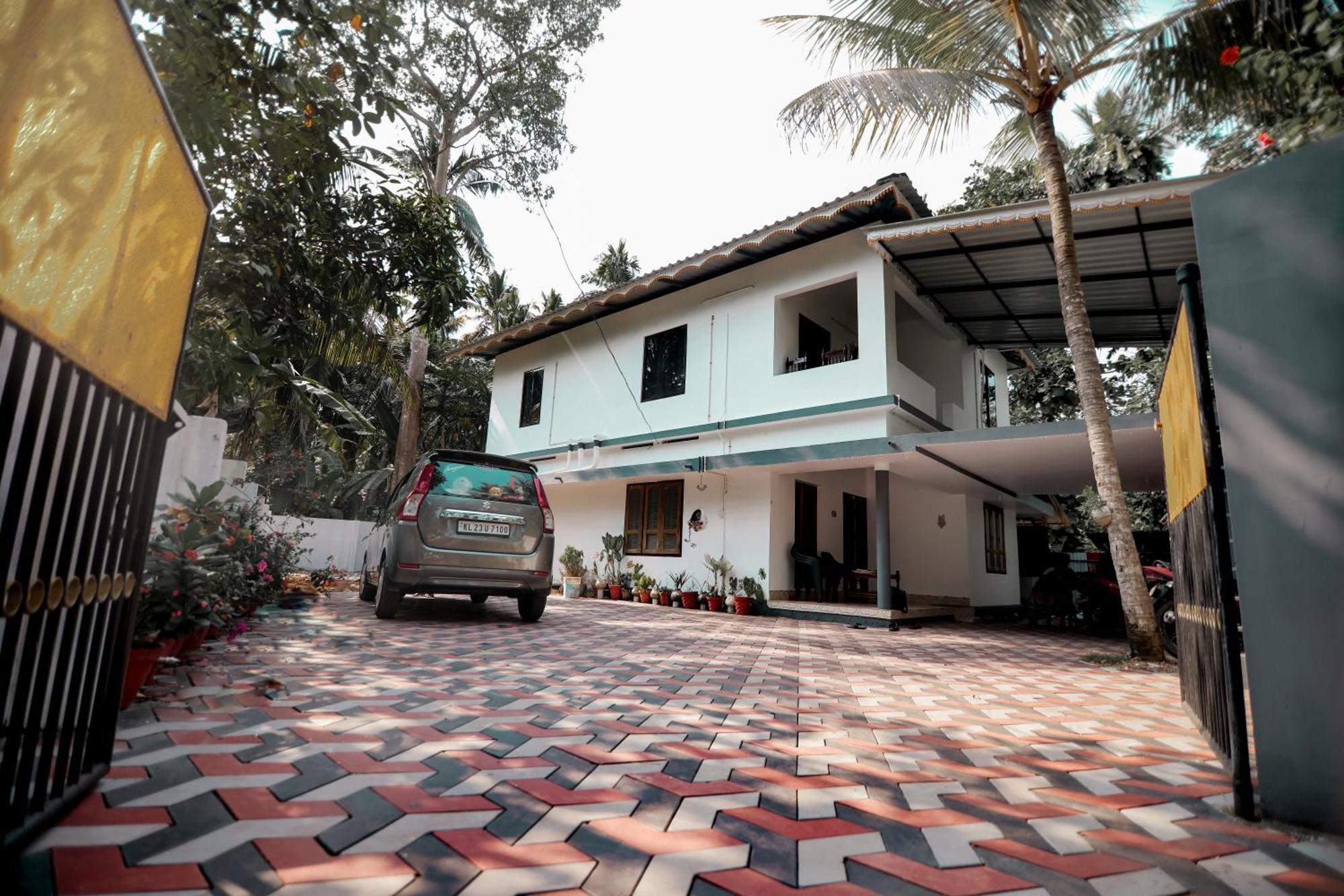 Ammoos Homestay *